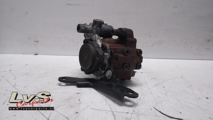Volvo V40 Mechanical fuel pump