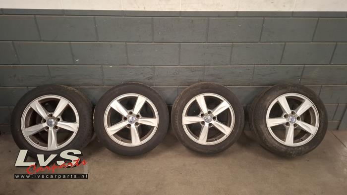 Volvo V40 Set of wheels + tyres