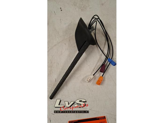Citroen C4 Picasso GPS antenna