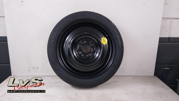 Toyota Yaris Space-saver spare wheel