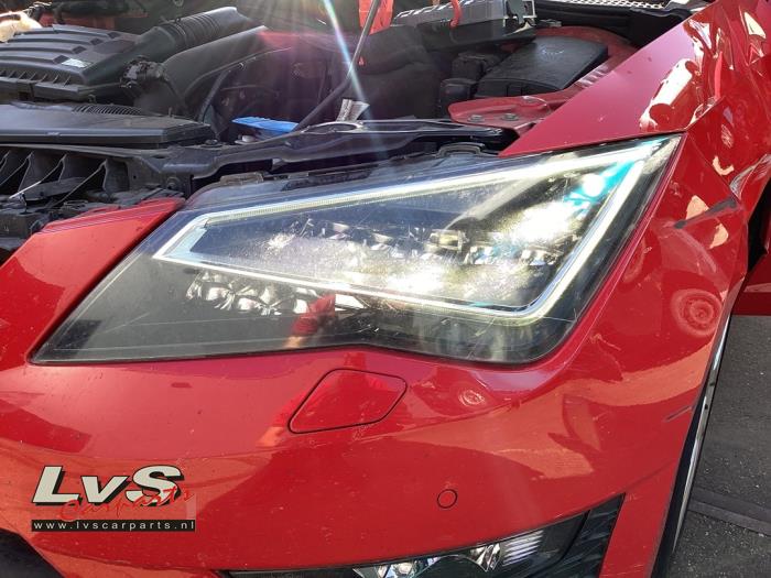 Seat Leon Phare gauche
