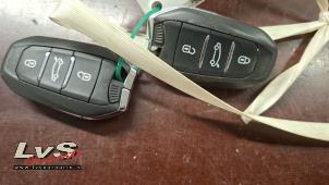 Gebruikte Sleutel Citroen C4 Spacetourer (3D/3E) 1.2 12V PureTech 130 Prijs € 30,00 Margeregeling aangeboden door LvS Carparts