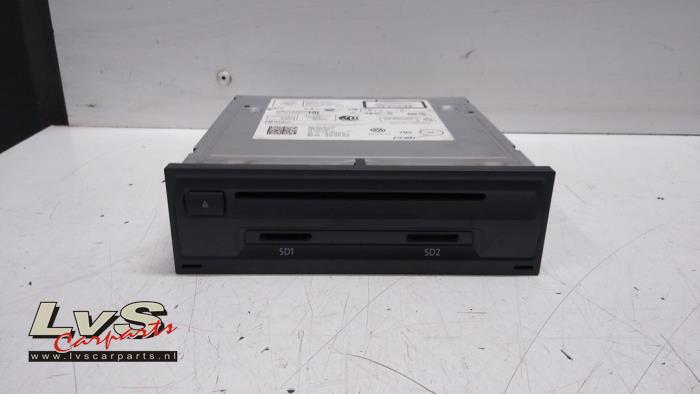 Volkswagen Golf Multi-media control unit