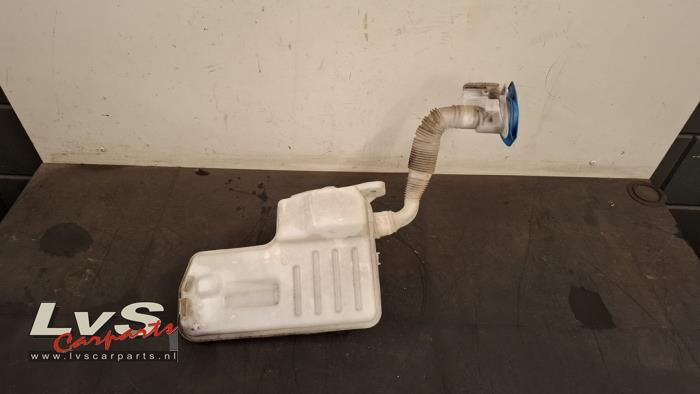 Seat Leon Scheibensprühertank vorne
