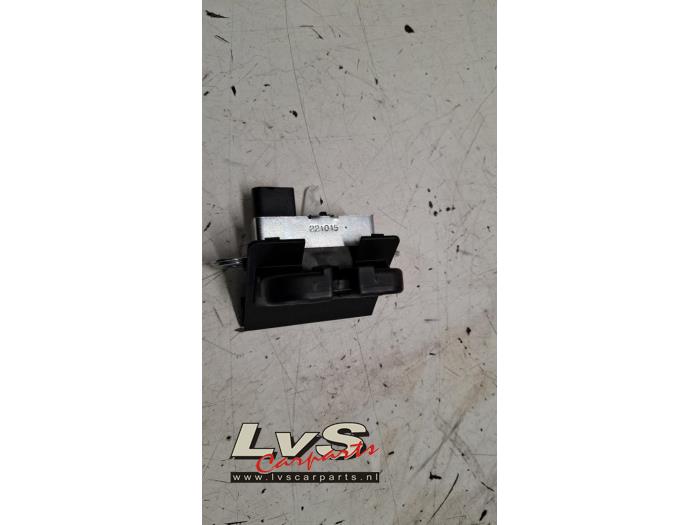 Seat Ibiza Tailgate lock mechanism