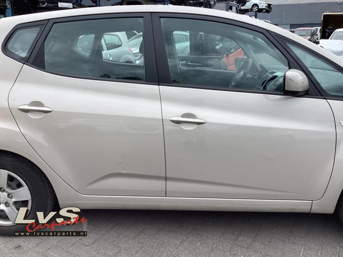 Kia Venga Rear door 4-door, right