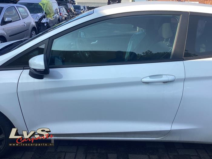 Ford Fiesta Door 2-door, left