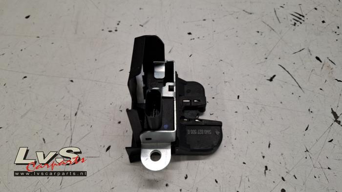 Volkswagen Golf Plus Tailgate lock mechanism