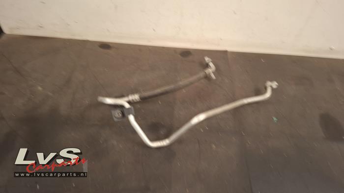 Citroen C4 Cactus Air conditioning line