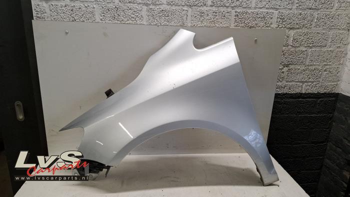 Volkswagen Golf Plus Front wing, left