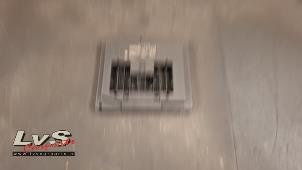 Gebruikte Module Bodycontrol Volkswagen Polo VI (AW1) 1.0 12V BlueMotion Technology Prijs € 50,00 Margeregeling aangeboden door LvS Carparts