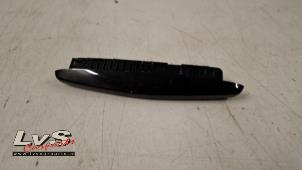 Gebruikte Display Interieur Mercedes E Estate (S212) E-200 CDI 16V BlueEfficiency,BlueTEC Prijs € 35,00 Margeregeling aangeboden door LvS Carparts