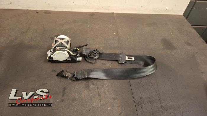Volkswagen Polo Gordelspanner rechts