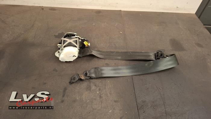 Volkswagen Polo Gordelspanner links