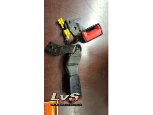 Gebruikte Veiligheidsgordel Insteek midden-achter Mercedes E Estate (S212) E-200 CDI 16V BlueEfficiency,BlueTEC Prijs € 30,00 Margeregeling aangeboden door LvS Carparts