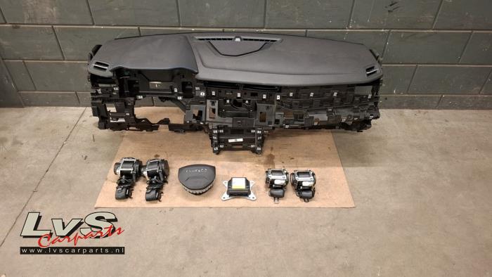 Lynk & Co 01 Airbag set + dashboard
