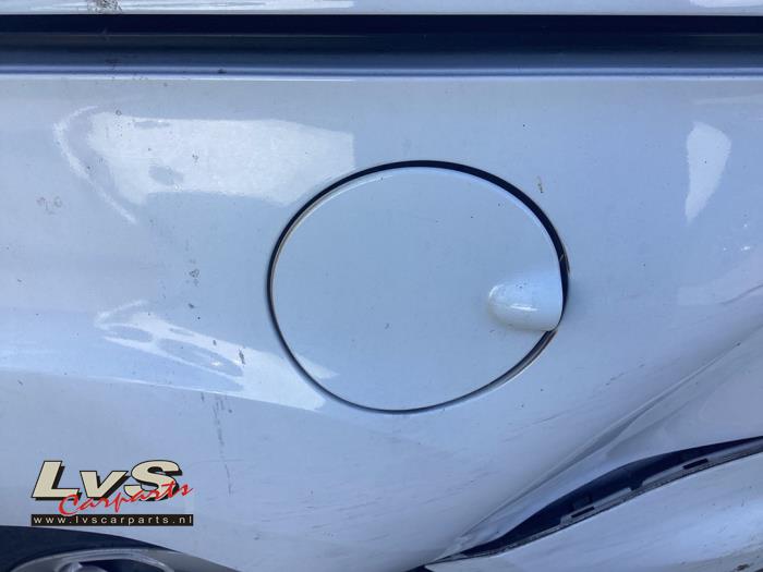 Ford Tourneo Courier Tank Klep
