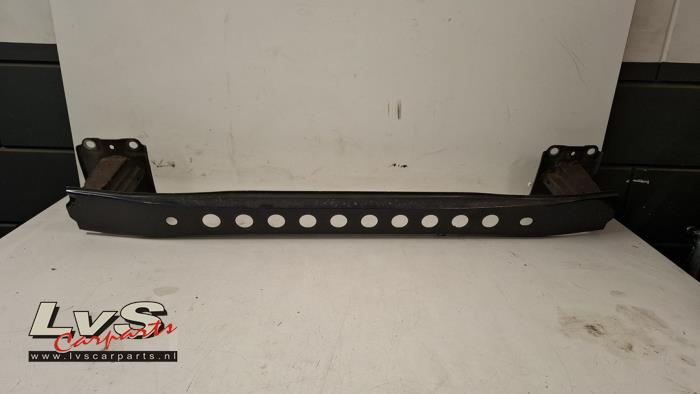 Mazda 2. Bumperframe achter