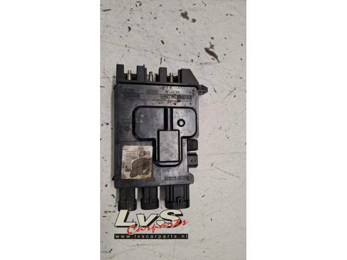 Renault Trafic Spanningsregelaar