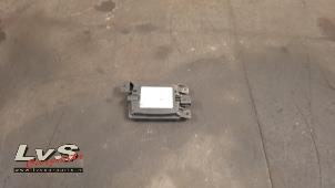 Gebruikte Dode hoek sensor Mazda 2 (DJ/DL) 1.5 SkyActiv-G 90 Prijs € 150,00 Margeregeling aangeboden door LvS Carparts