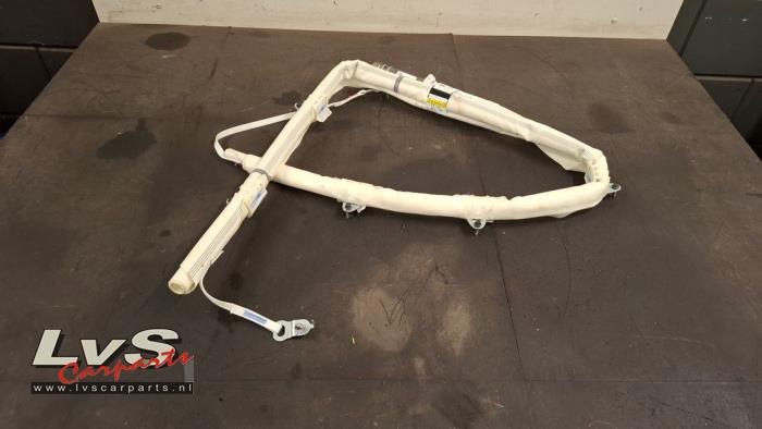 Lynk & Co 01 Airbag hemel links