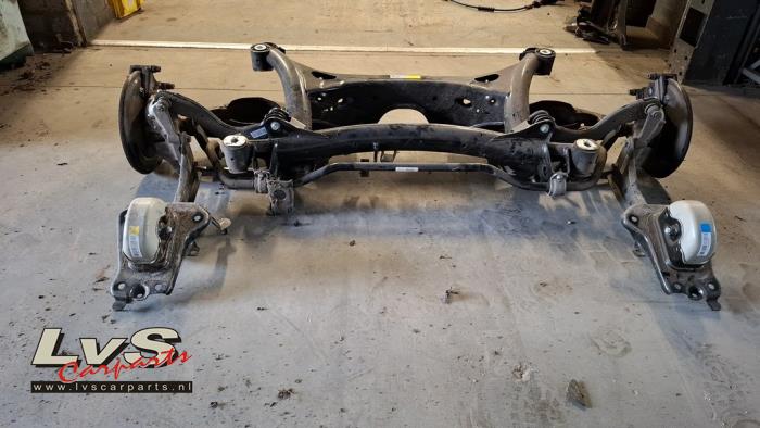 Lynk & Co 01 Rear-wheel drive axle