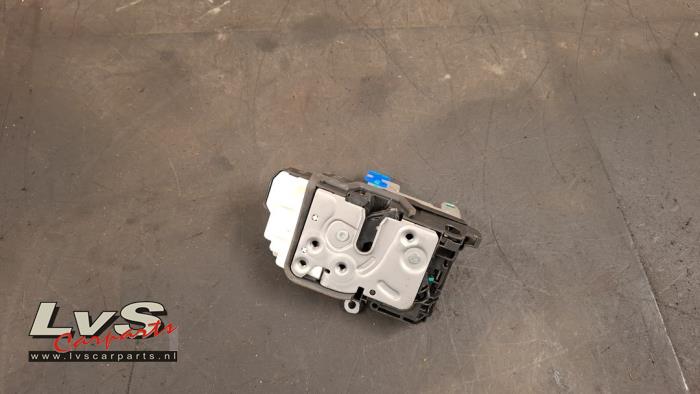 Lynk & Co 01 Door lock mechanism 4-door, front left
