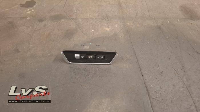 Lynk & Co 01 Switch (miscellaneous)