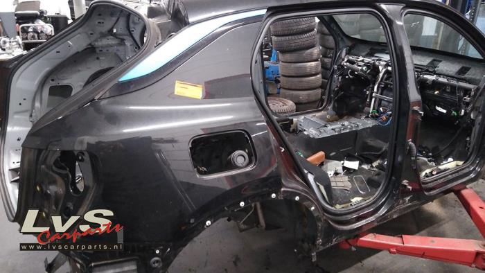 Lynk & Co 01 Metal cutting part right rear
