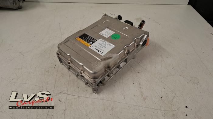 Lynk & Co 01 On-board charger