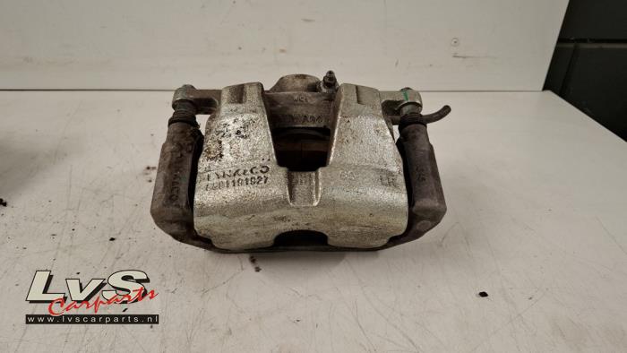 Lynk & Co 01 Remklauw (Tang) links-voor
