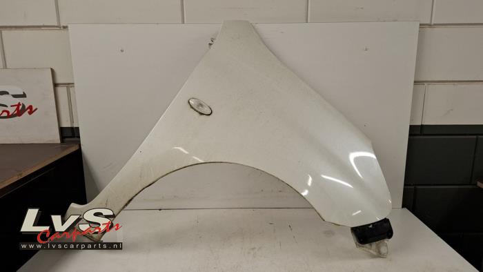 Nissan Micra Aile avant droite