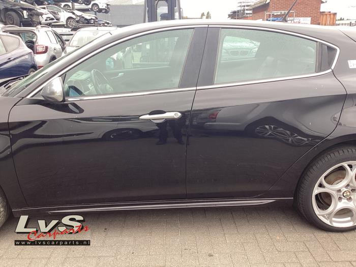 Alfa Romeo Giulietta Door 4-door, front left