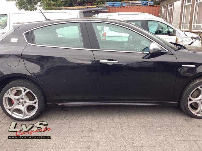 Alfa Romeo Giulietta Rear door 4-door, right