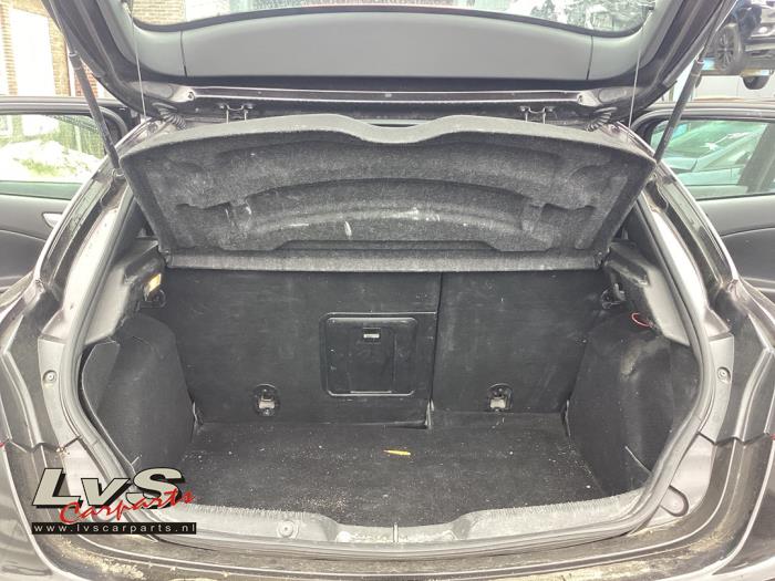 Alfa Romeo Giulietta Hutablage