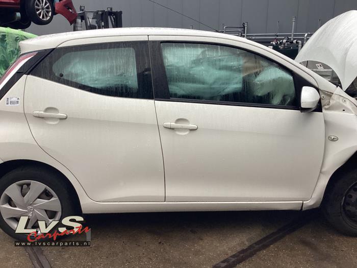 Toyota Aygo Portière 4portes arrière droite