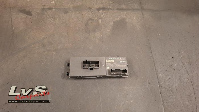 Volkswagen Caddy Module passage hayon