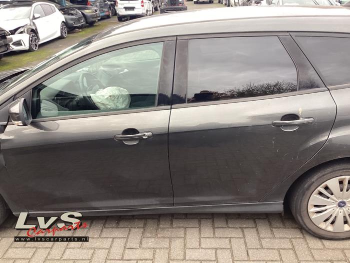 Ford Focus Tür 4-türig links vorne