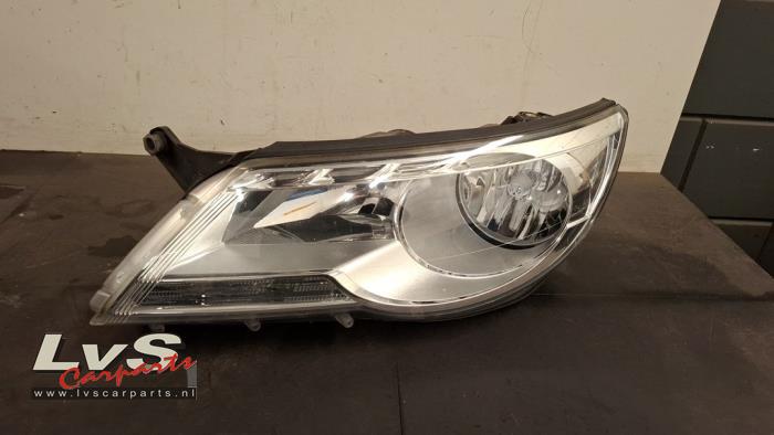 Volkswagen Tiguan Scheinwerfer links