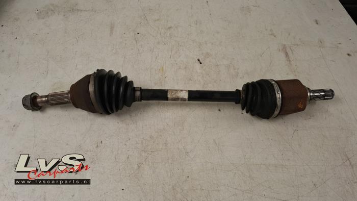 Nissan Juke Aandrijfas links-voor