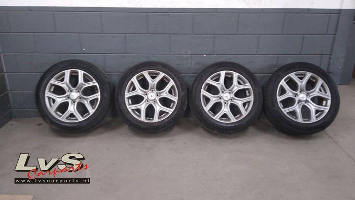 Mitsubishi Outlander Velgen set + banden