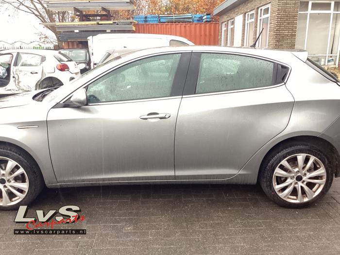 Alfa Romeo Giulietta Portier 4Deurs links-voor