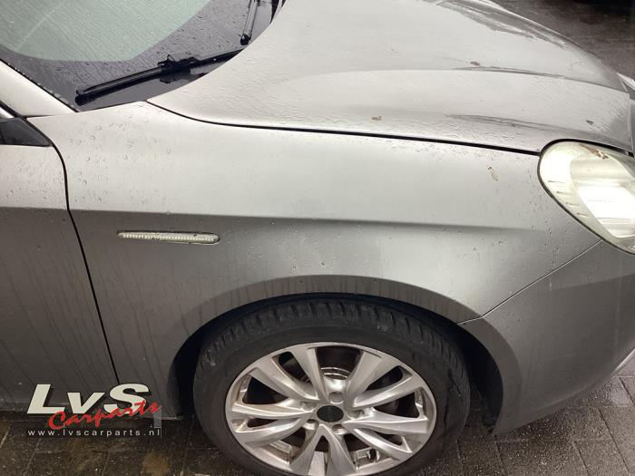 Alfa Romeo Giulietta Scherm rechts-voor