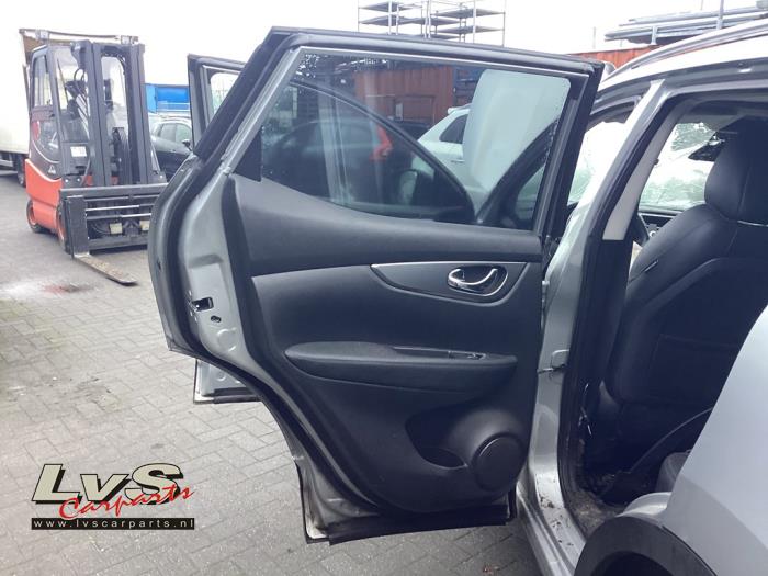 Nissan Qashqai Portier 4Deurs links-achter