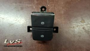 Gebruikte Handrem schakelaar Ford Focus 4 1.5 EcoBoost 12V 150 Prijs € 25,00 Margeregeling aangeboden door LvS Carparts