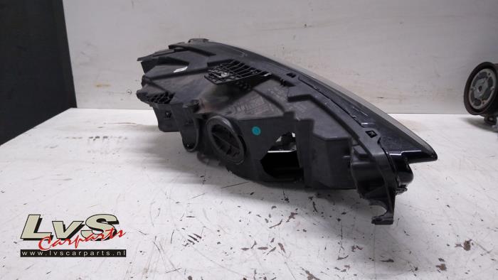 Koplamp links van een Audi A3 Sportback (8YA) 1.0 30 TFSI 12V 2022