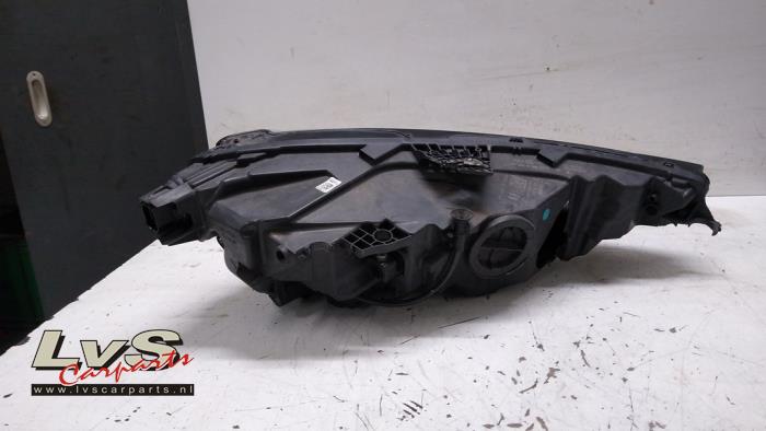 Koplamp links van een Audi A3 Sportback (8YA) 1.0 30 TFSI 12V 2022