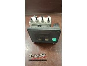 Gebruikte ABS Pomp Ford Fiesta 7 1.0 EcoBoost 12V 100 Prijs € 200,00 Margeregeling aangeboden door LvS Carparts