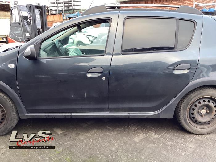 Dacia Sandero Portier 4Deurs links-voor