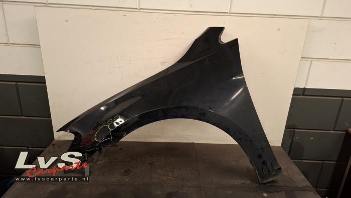 Volkswagen Golf Aile avant gauche